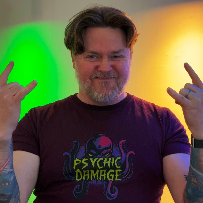 Portrait photo of Chris Brind